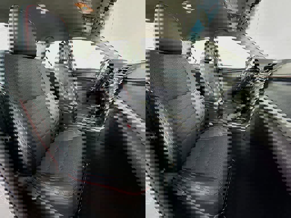 Used 2017 Toyota Camry SE image 14