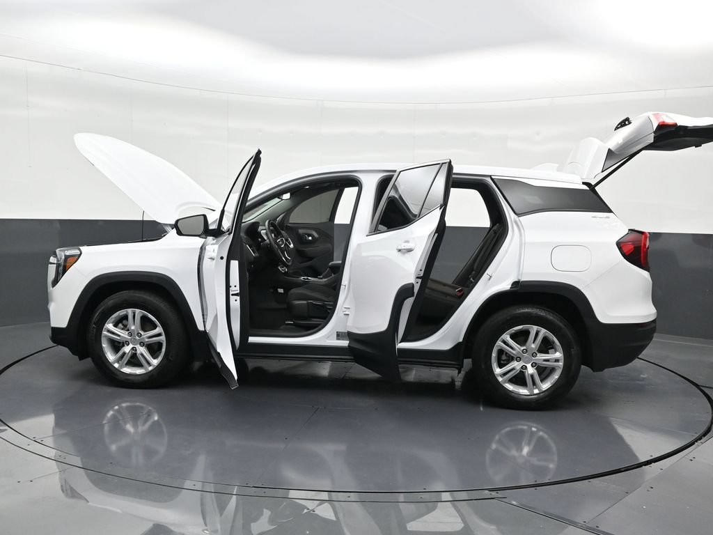 Used 2024 GMC Terrain SLE FWD image 31