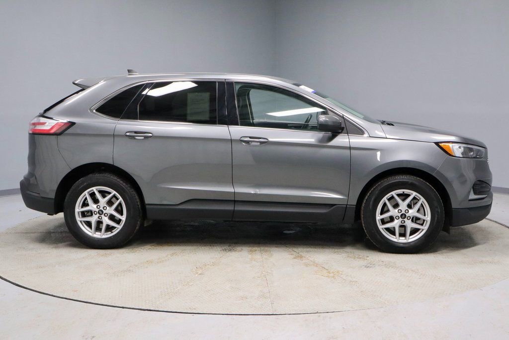Used 2023 Ford Edge SEL image 12