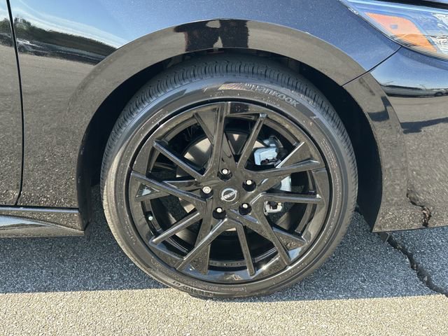 Certified 2025 Nissan Sentra SR w/ Midnight Edition FWD image 12