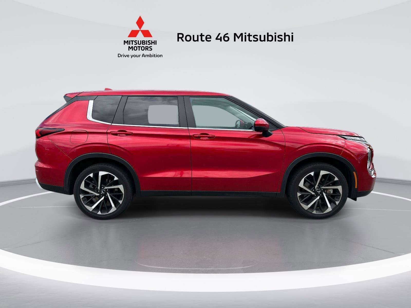Used 2024 Mitsubishi Outlander SE AWD/4WD image 5