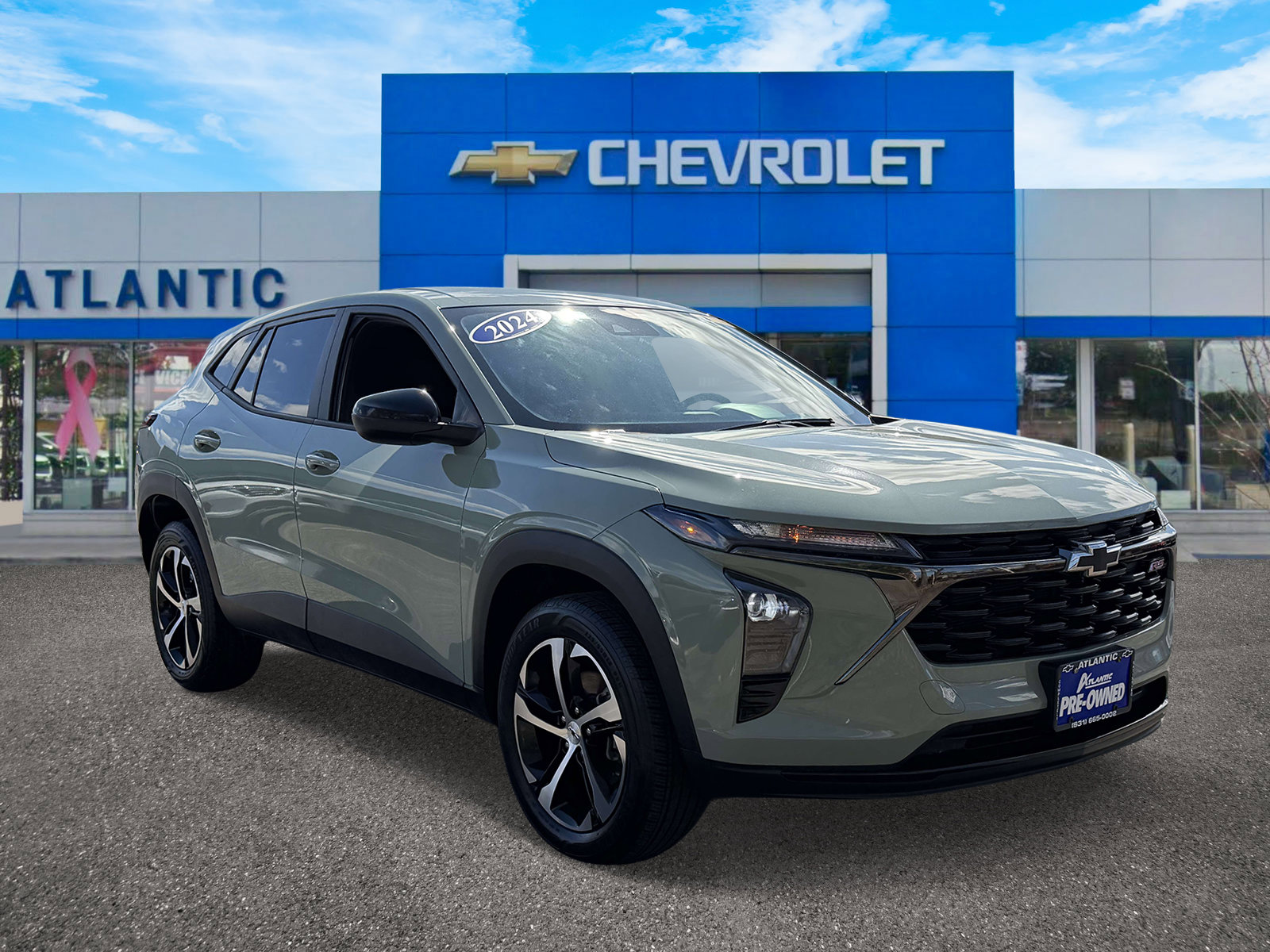 Used 2024 Chevrolet Trax RS w/ Driver Confidence Package image 2