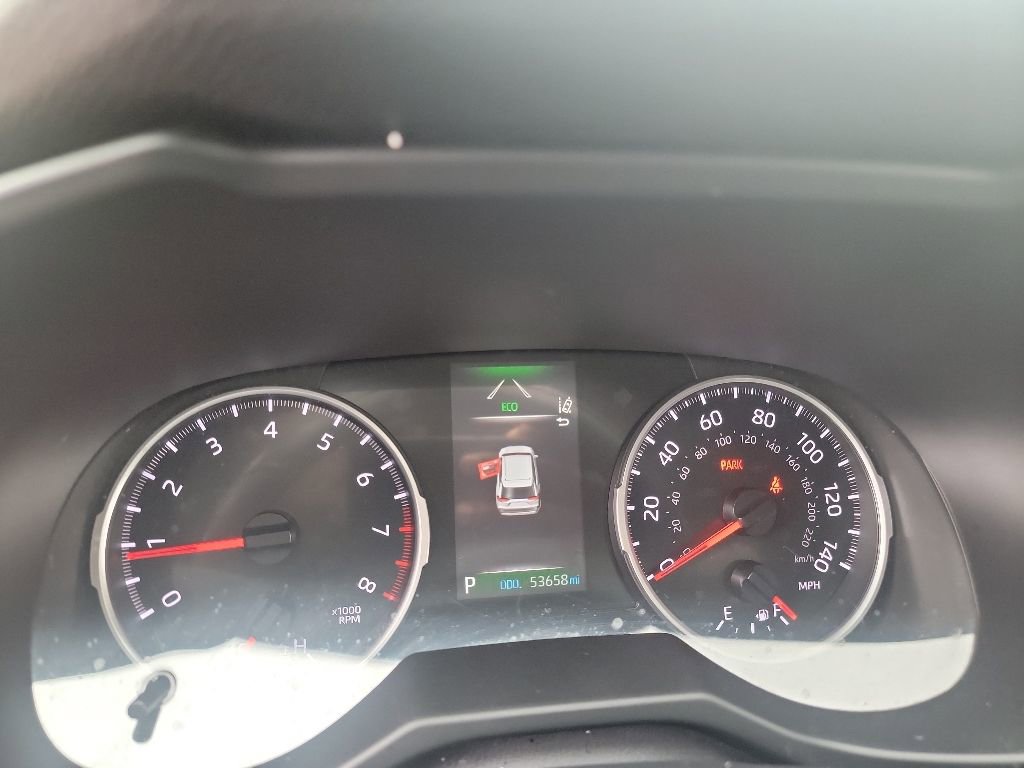 Used 2021 Toyota RAV4 LE FWD image 6