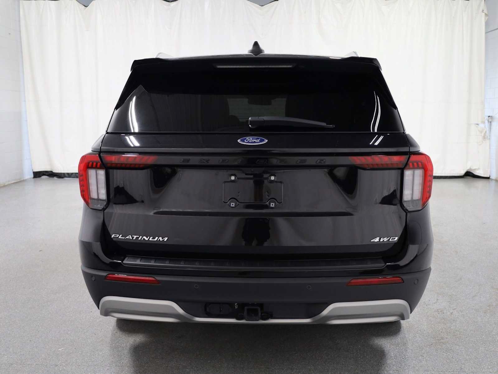 Used 2025 Ford Explorer Platinum w/ LUX Leather Package AWD/4WD image 7
