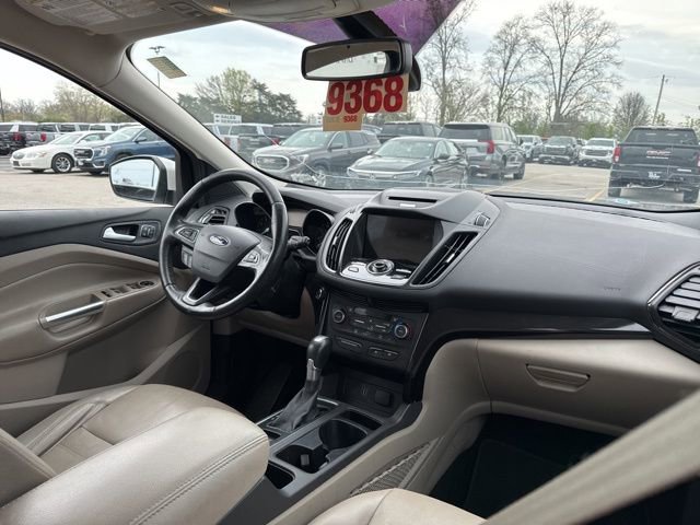 Used 2017 Ford Escape Titanium image 9