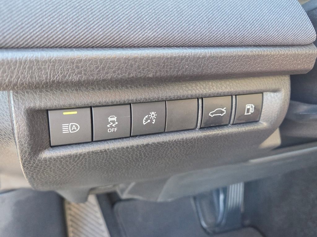Used 2025 Toyota Camry LE FWD image 28