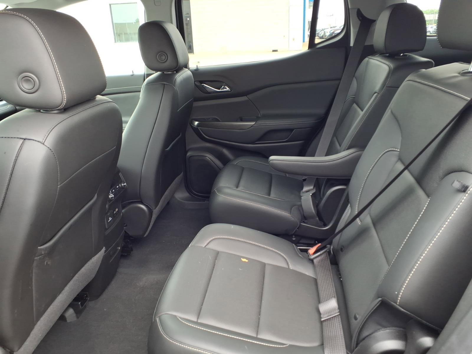 Used 2023 GMC Acadia SLT w/ LPO, Floor Liner Package FWD image 26