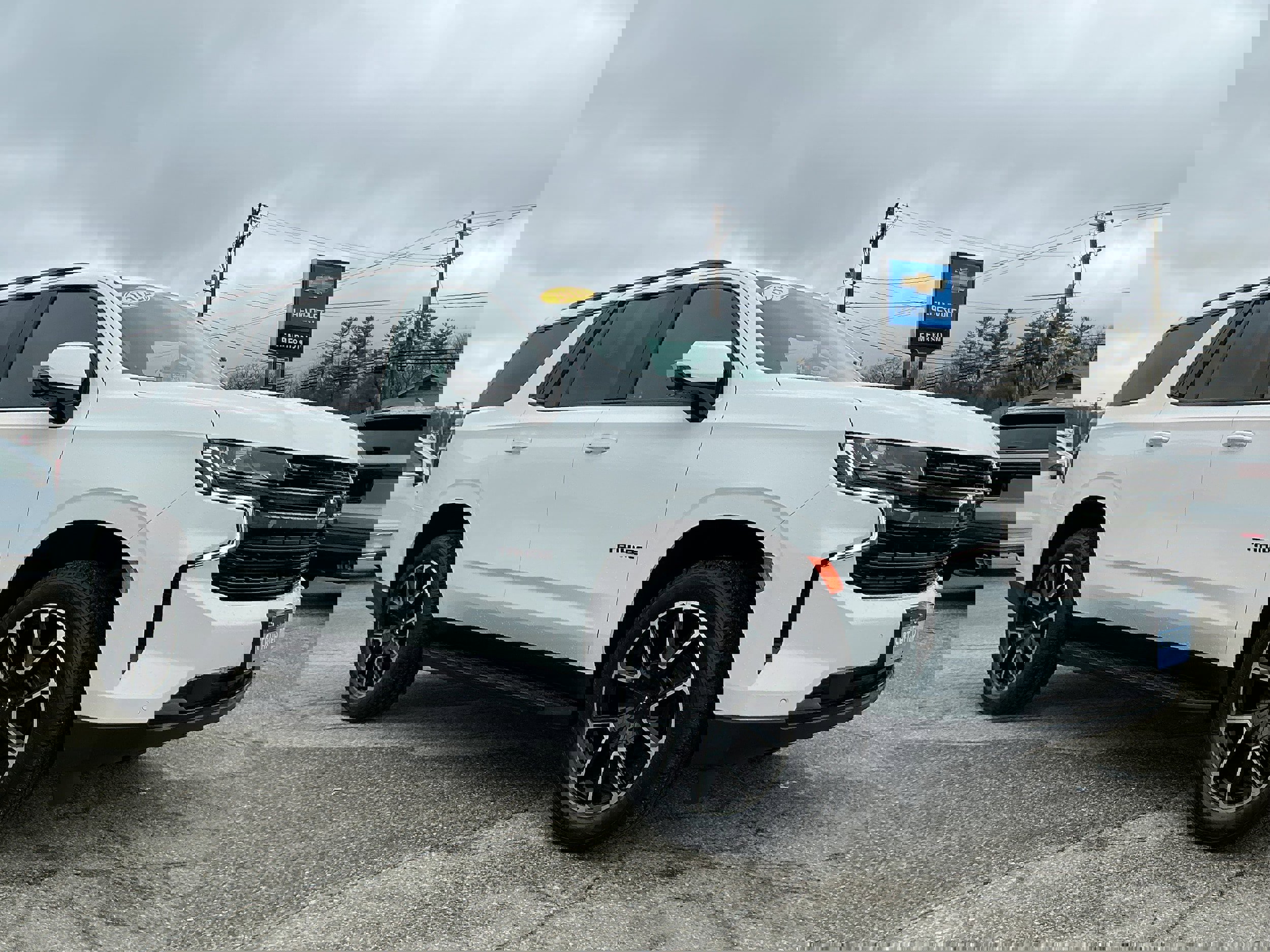 Certified 2022 Chevrolet Tahoe RST w/ Luxury Package image 3