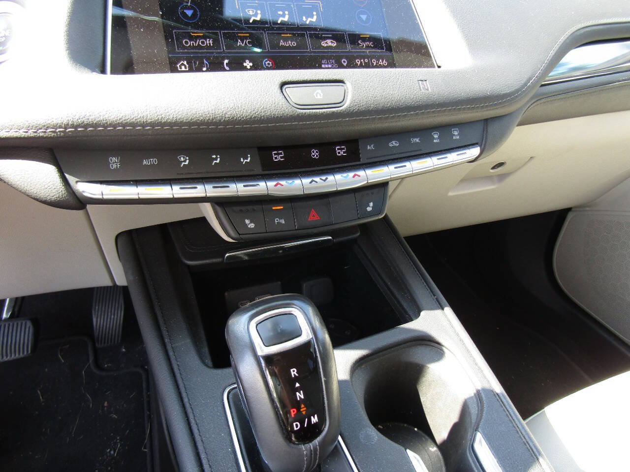 Used 2019 Cadillac XT4 Luxury AWD/4WD image 14