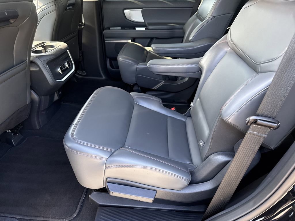 Used 2025 Ford Expedition Active image 20