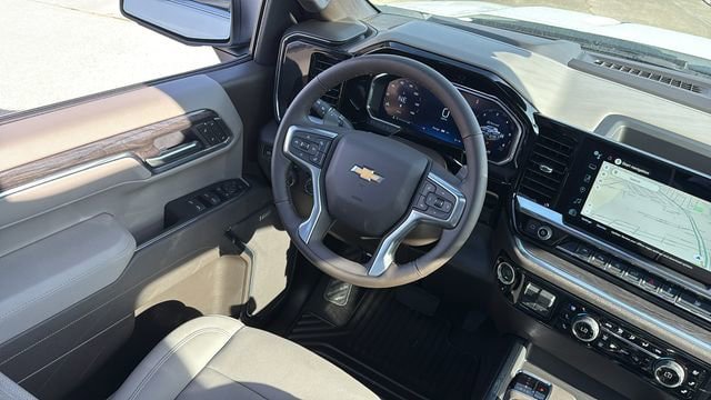 New 2026 Chevrolet Silverado 1500 LTZ w/ LTZ Premium Package AWD/4WD image 7