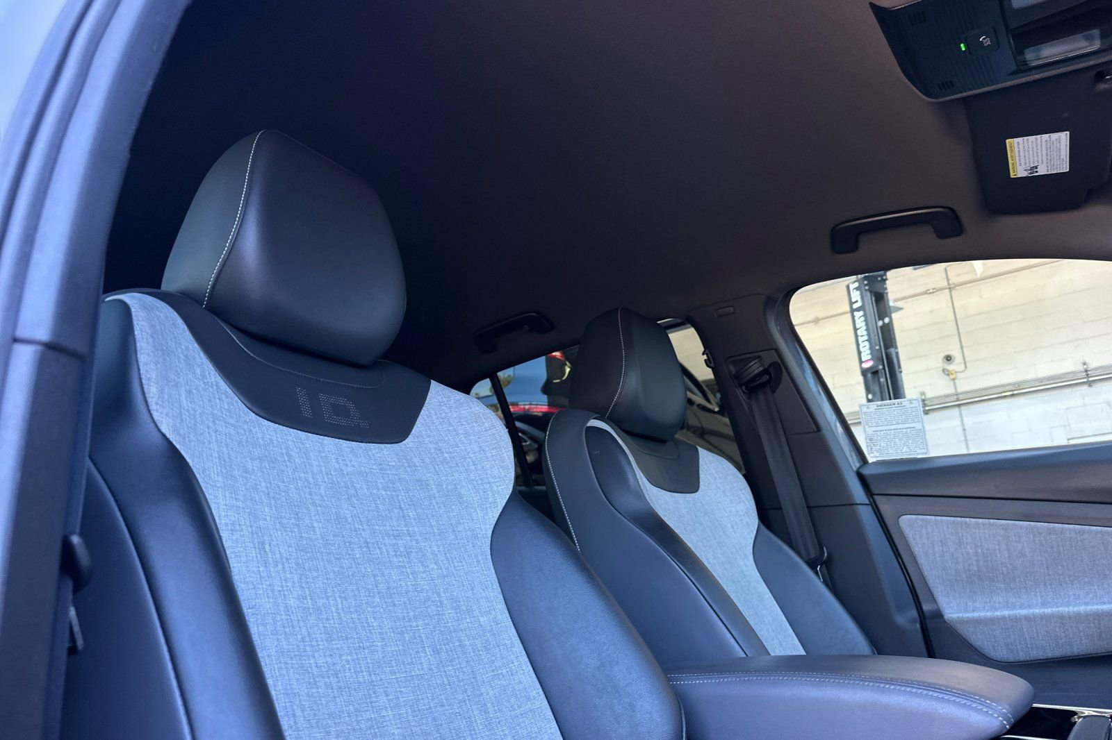 Used 2023 Volkswagen ID.4 Pro image 17