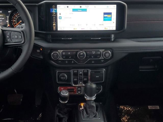 New 2026 Jeep Wrangler Unlimited Rubicon w/ Technology Group image 17