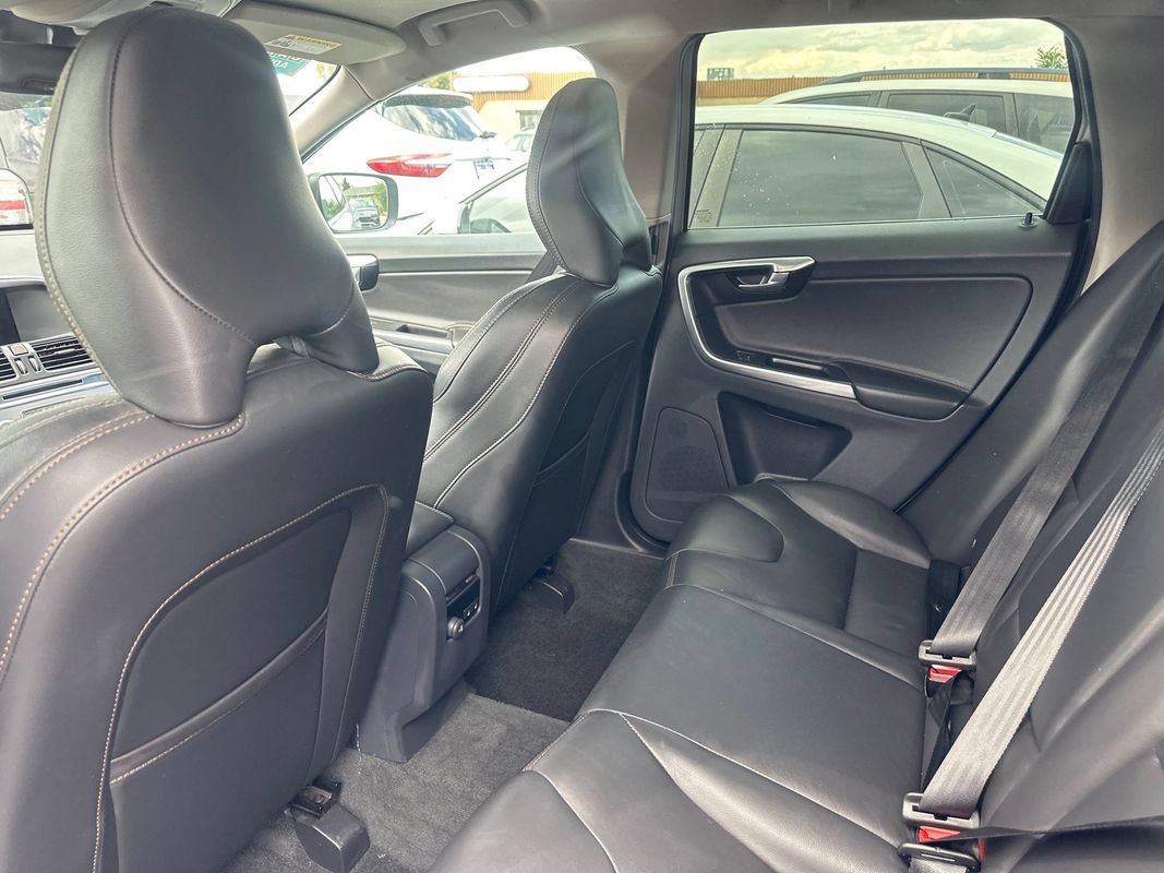 Used 2017 Volvo XC60 T6 Dynamic w/ Climate Package AWD/4WD image 30