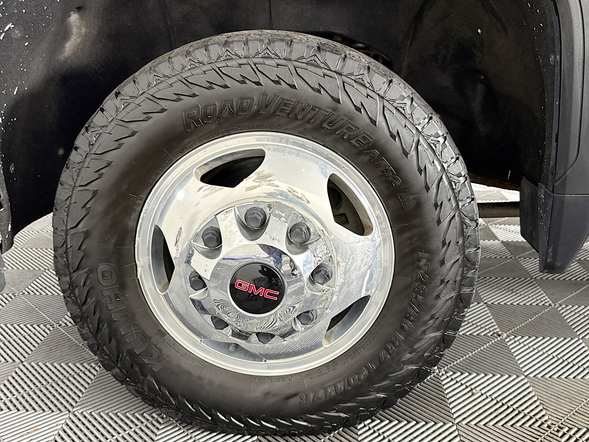 Used 2023 GMC Sierra 3500 Denali w/ Denali Ultimate Package image 36