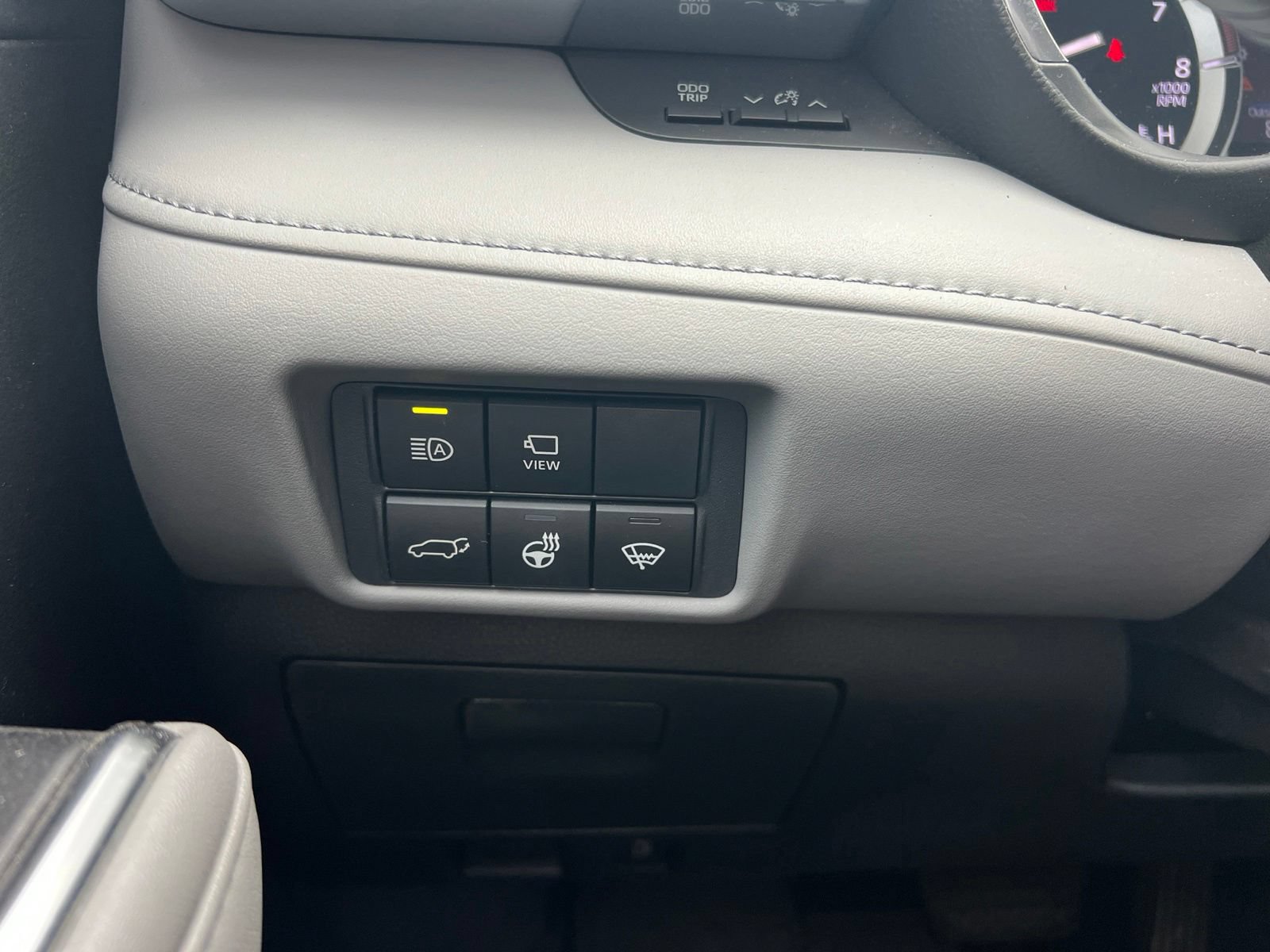 Used 2021 Toyota Highlander Limited FWD image 25