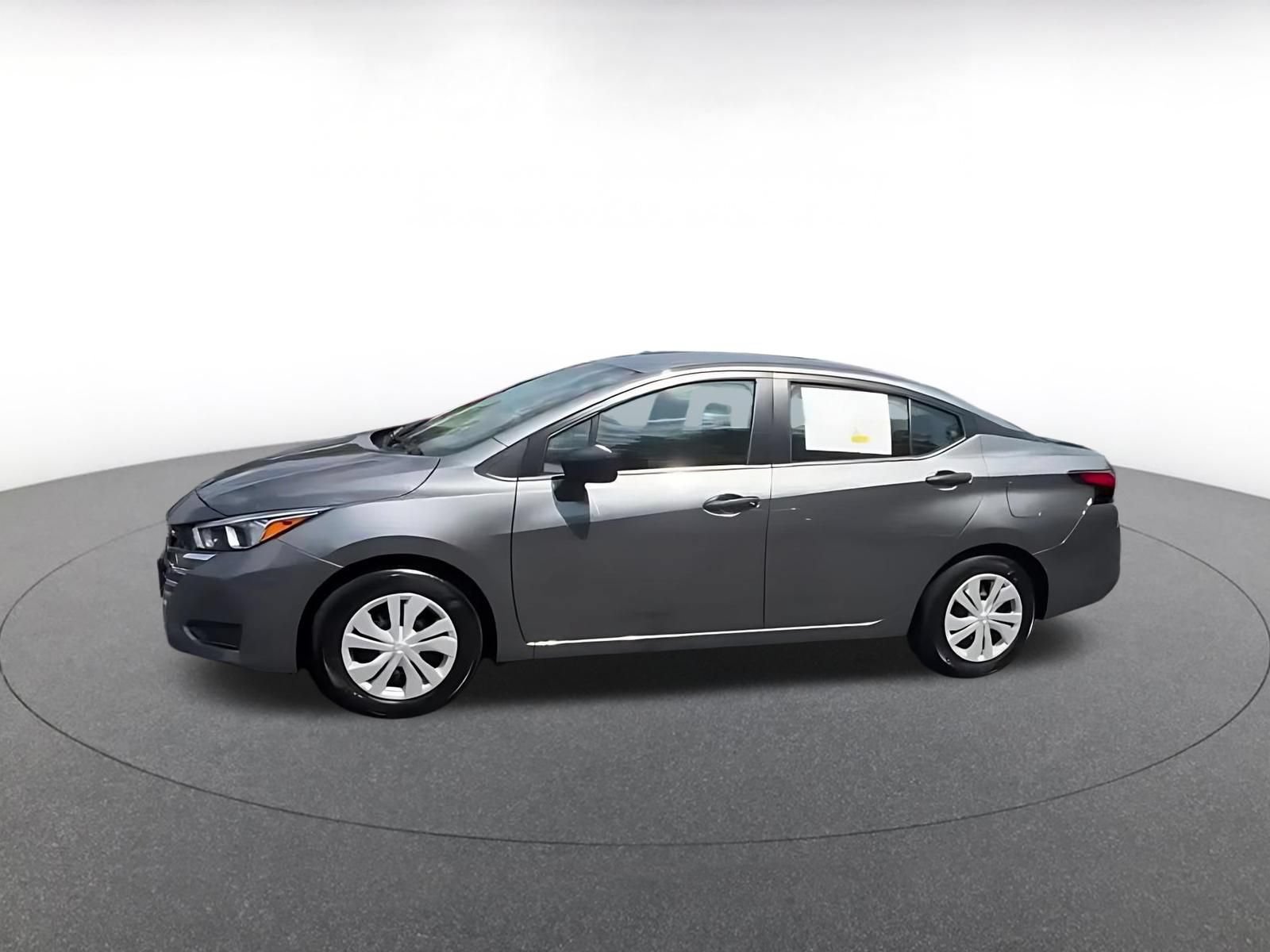 Used 2024 Nissan Versa S FWD image 9