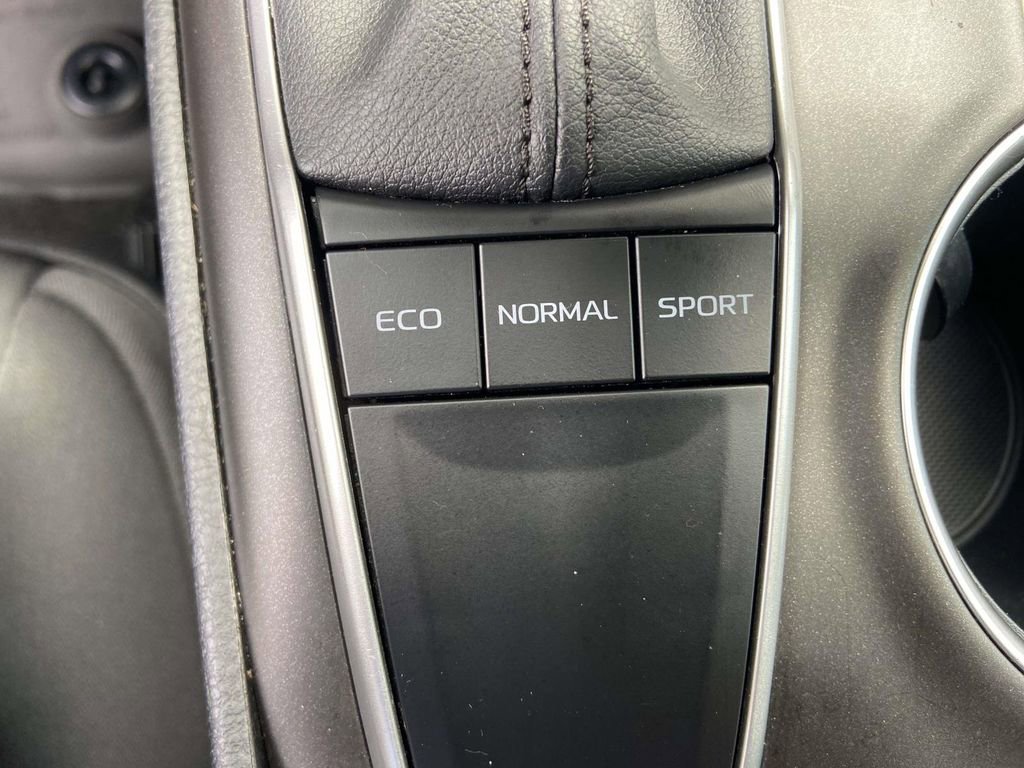 Used 2024 Toyota Camry LE FWD image 23