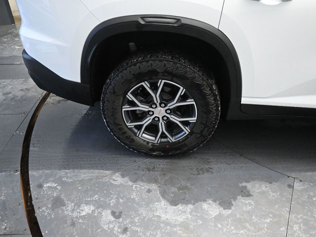 Used 2026 GMC Acadia AT4 image 24
