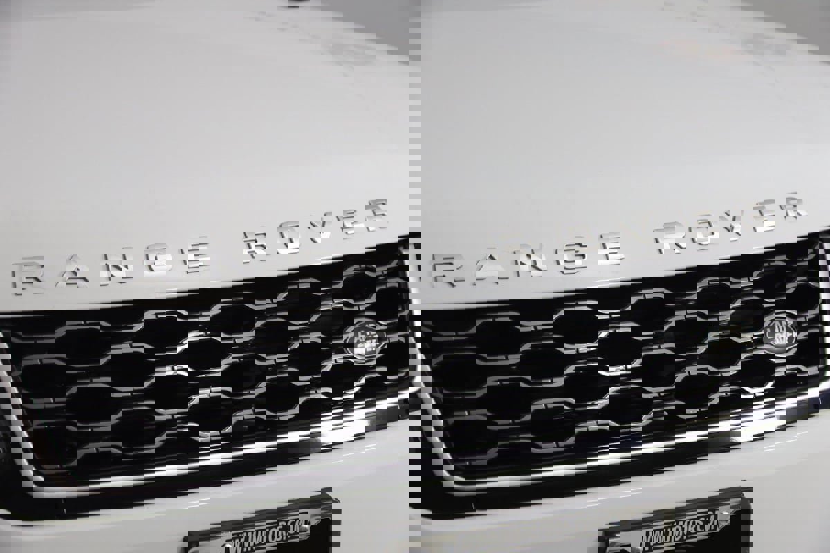 Used 2020 Land Rover Range Rover Sport SE image 17