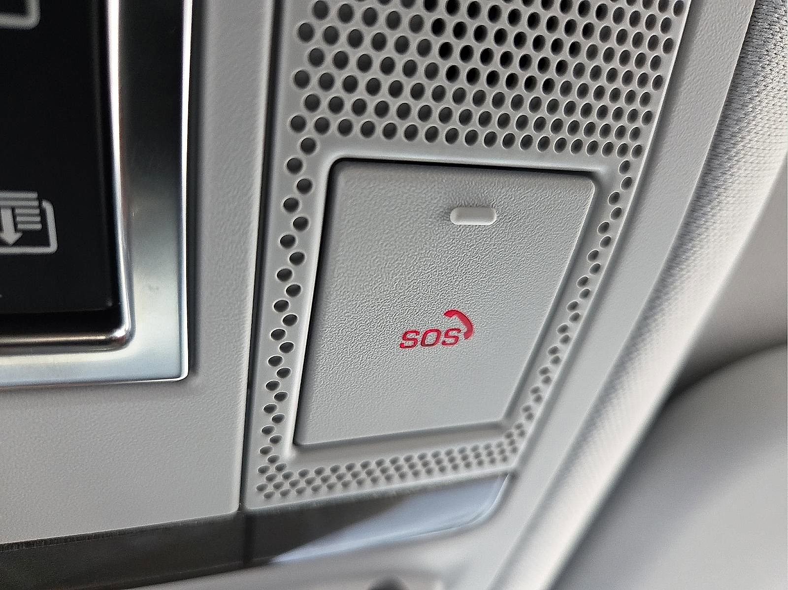 Used 2025 Land Rover Defender 110 S AWD/4WD image 21