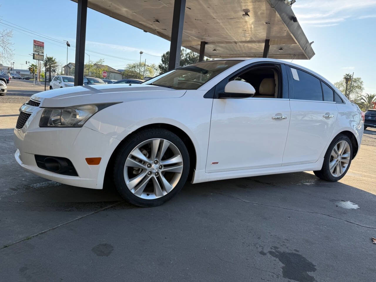 Used 2013 Chevrolet Cruze LTZ w/ Enhanced Safety Package FWD image 7