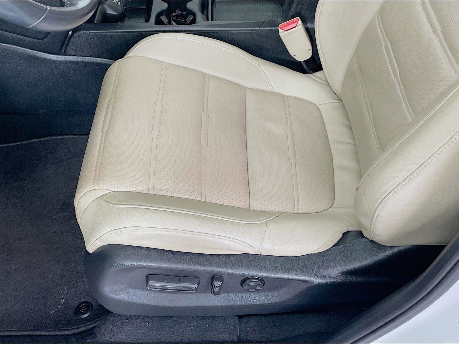 Used 2019 Honda CR-V Touring image 23