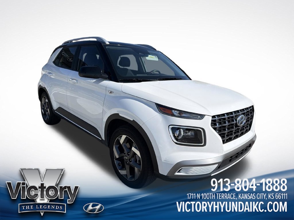 Used 2025 Hyundai Venue Limited FWD image 3