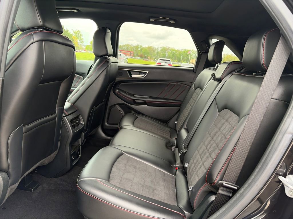 Used 2022 Ford Edge ST-Line AWD/4WD image 29