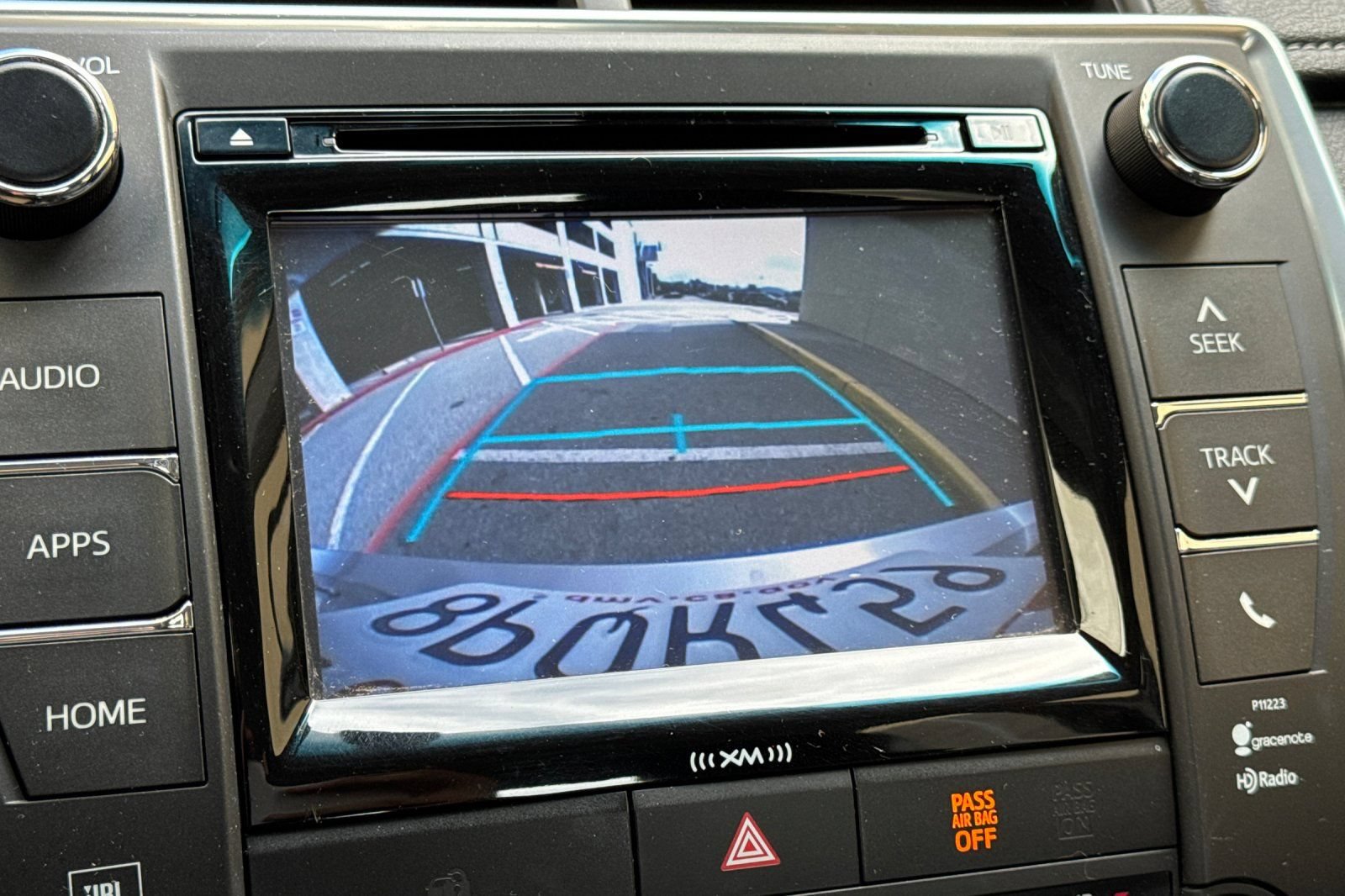 Used 2017 Toyota Camry XLE FWD image 18