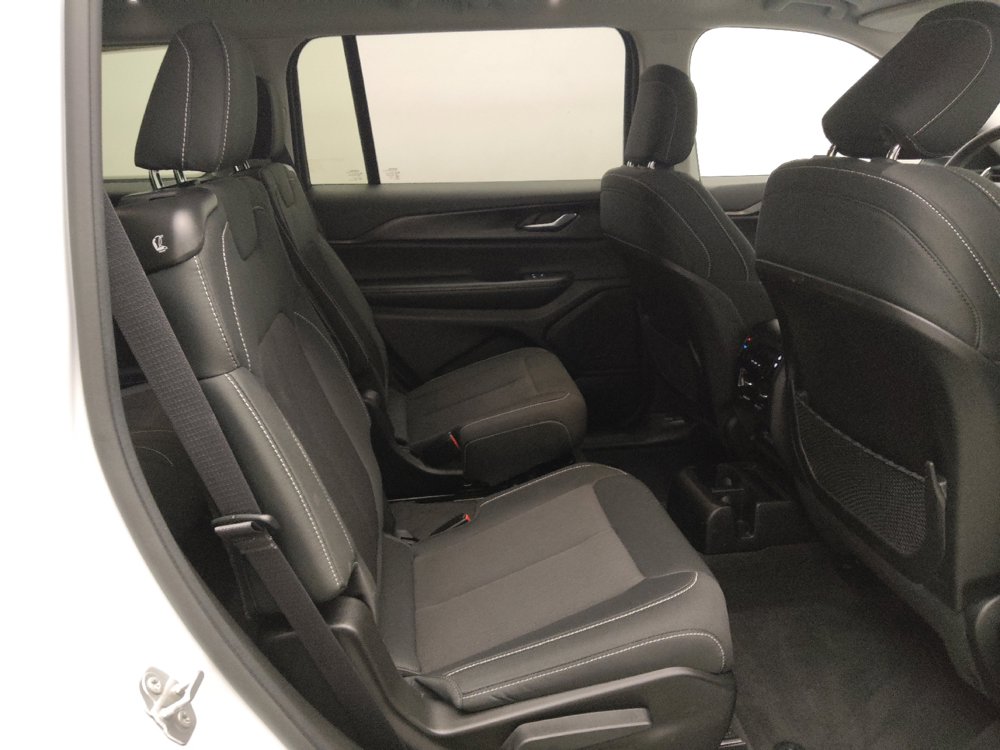 Used 2023 Jeep Grand Cherokee L Laredo AWD/4WD image 19