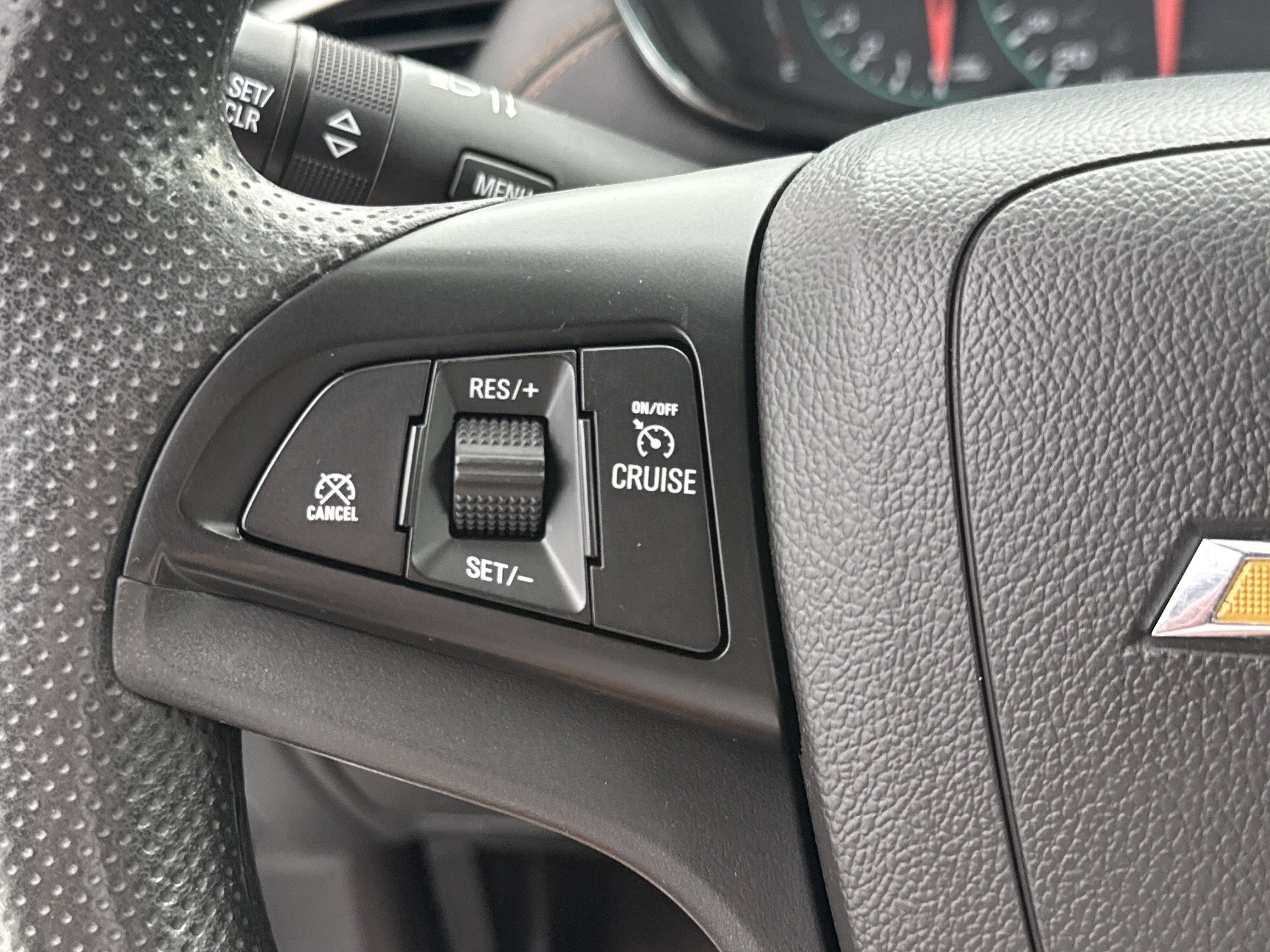 Used 2022 Chevrolet Trax LT FWD image 23