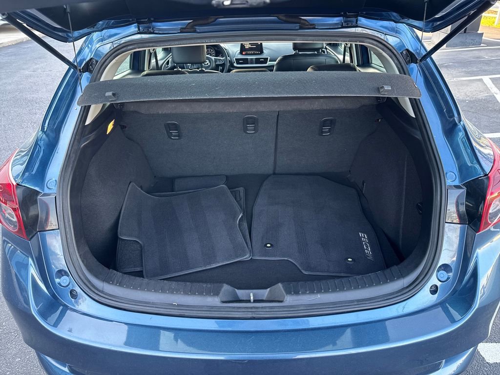 Used 2018 MAZDA MAZDA3 Touring image 24