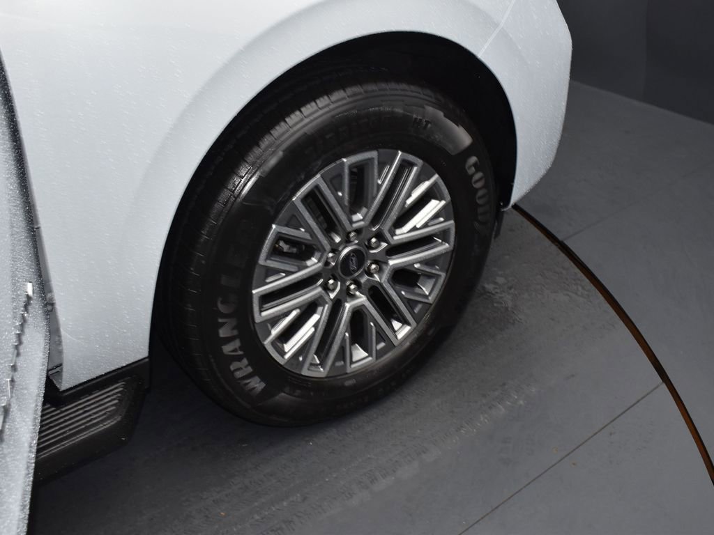 New 2026 Ford Expedition Platinum image 18