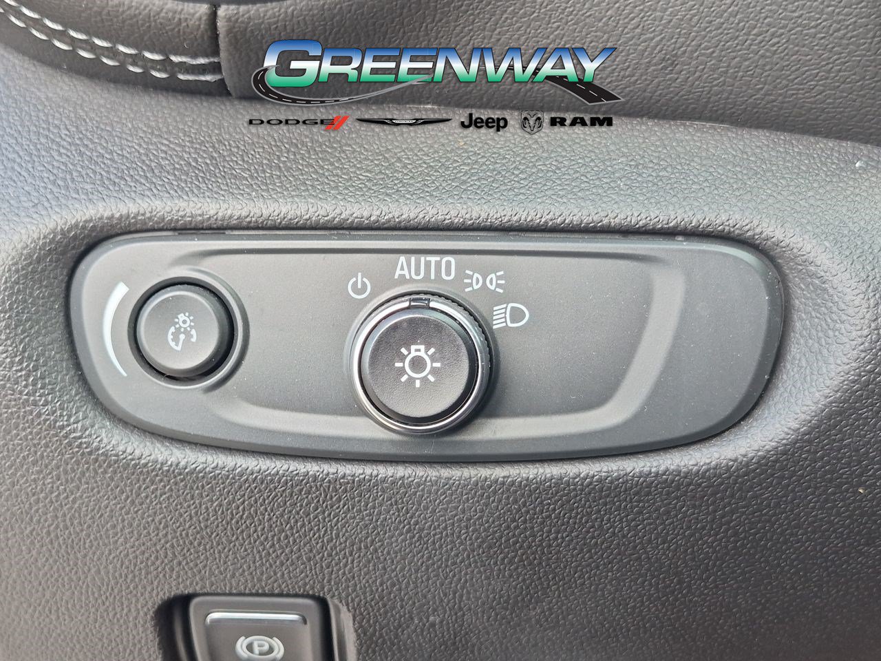 Used 2025 Chevrolet Blazer LT AWD/4WD image 22
