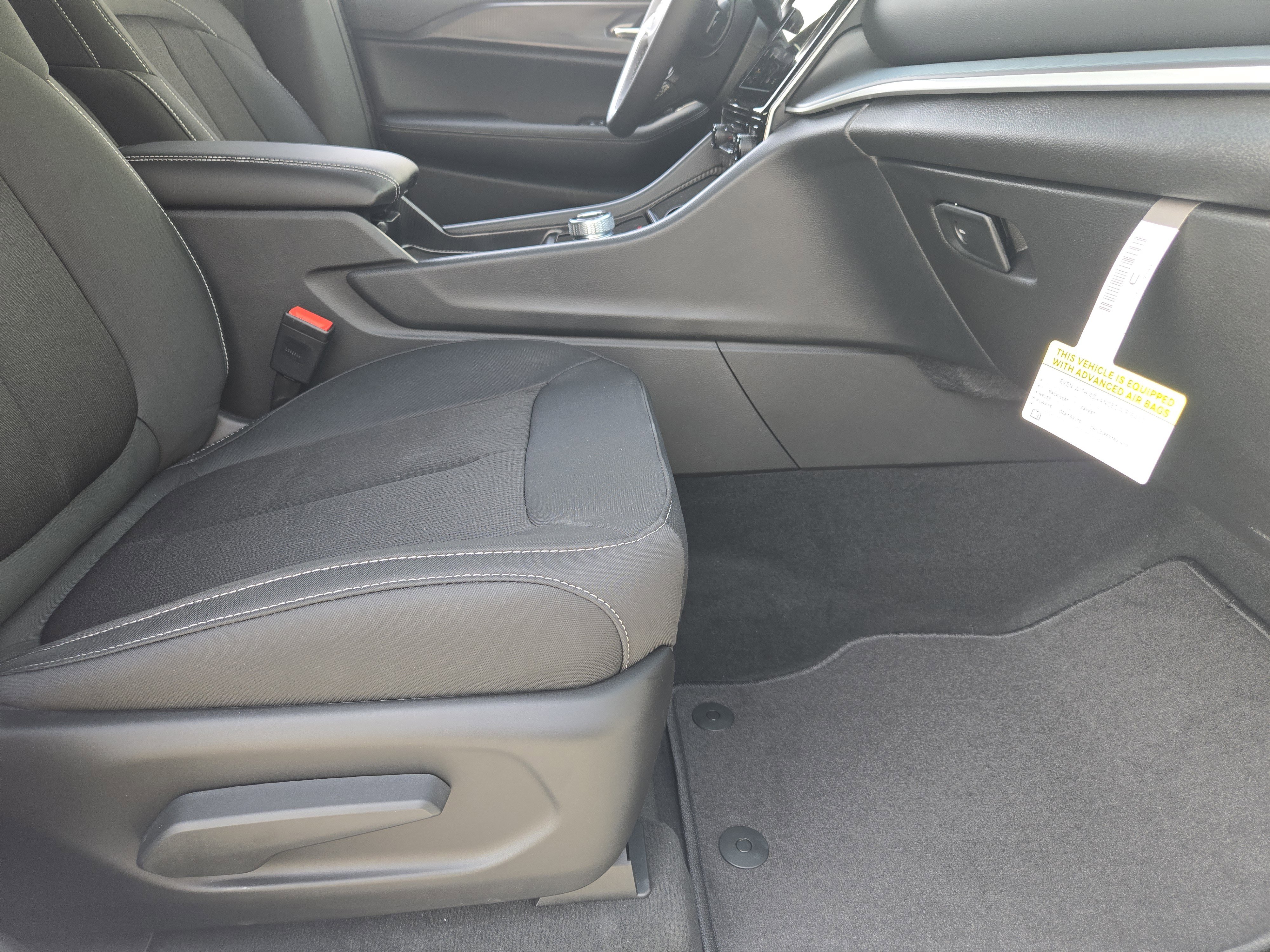 New 2026 Jeep Grand Cherokee Laredo image 12