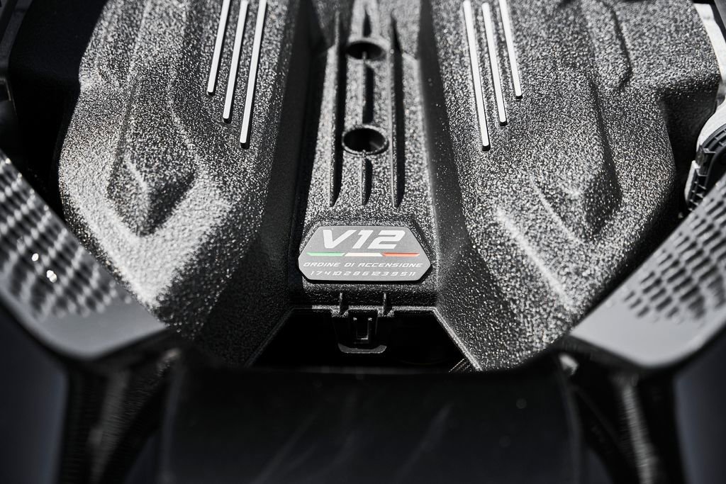 Used 2024 Lamborghini Revuelto AWD/4WD image 28