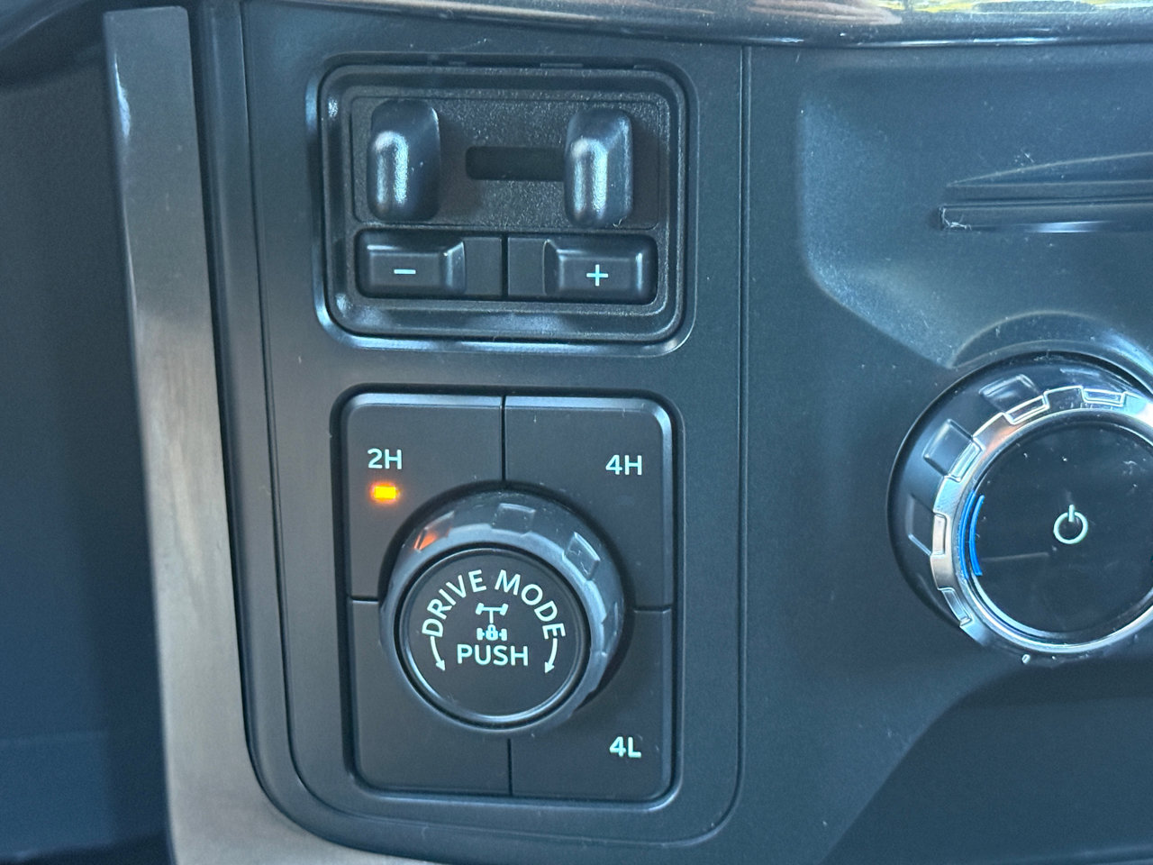 Used 2022 Ford F150 XLT w/ Equipment Group 302A High image 28