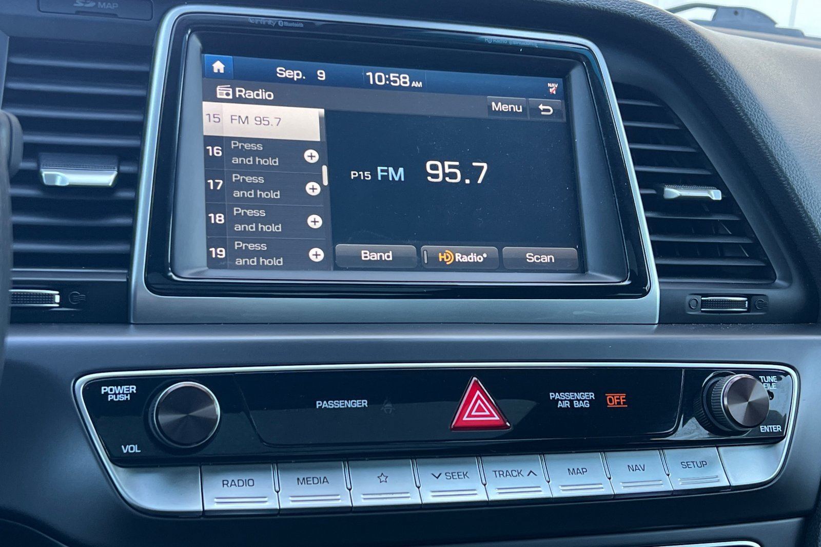 Used 2019 Hyundai Sonata Limited FWD image 17