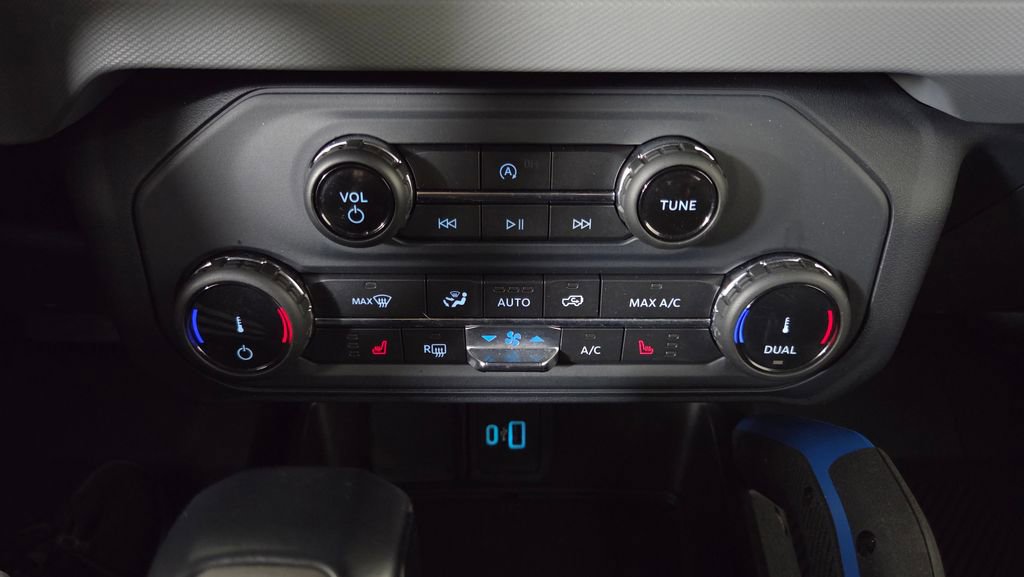 Used 2022 Ford Bronco Black Diamond w/ Sasquatch Package image 26