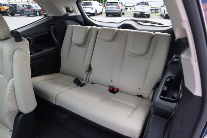 Used 2022 Subaru Ascent Limited w/ Technology Package AWD/4WD image 16