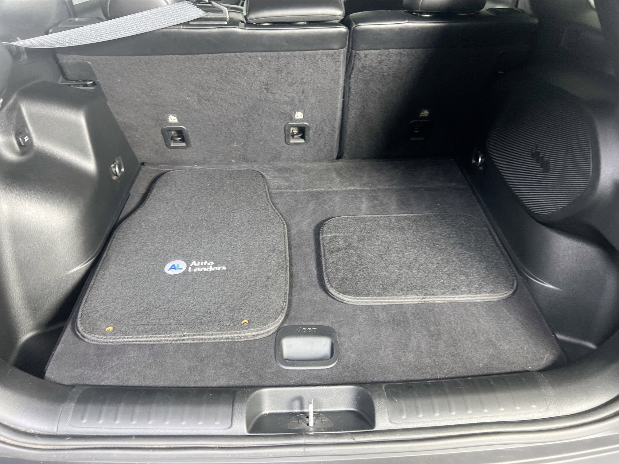 Used 2022 Jeep Cherokee Limited w/ Mopar Interior Package image 25