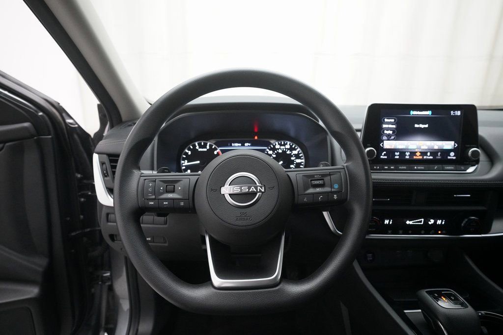 Certified 2024 Nissan Rogue SV image 4