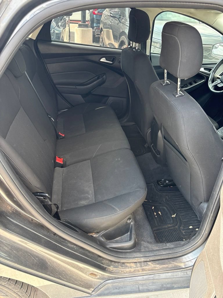 Used 2018 Ford Focus SEL w/ Cold Weather Package FWD image 14