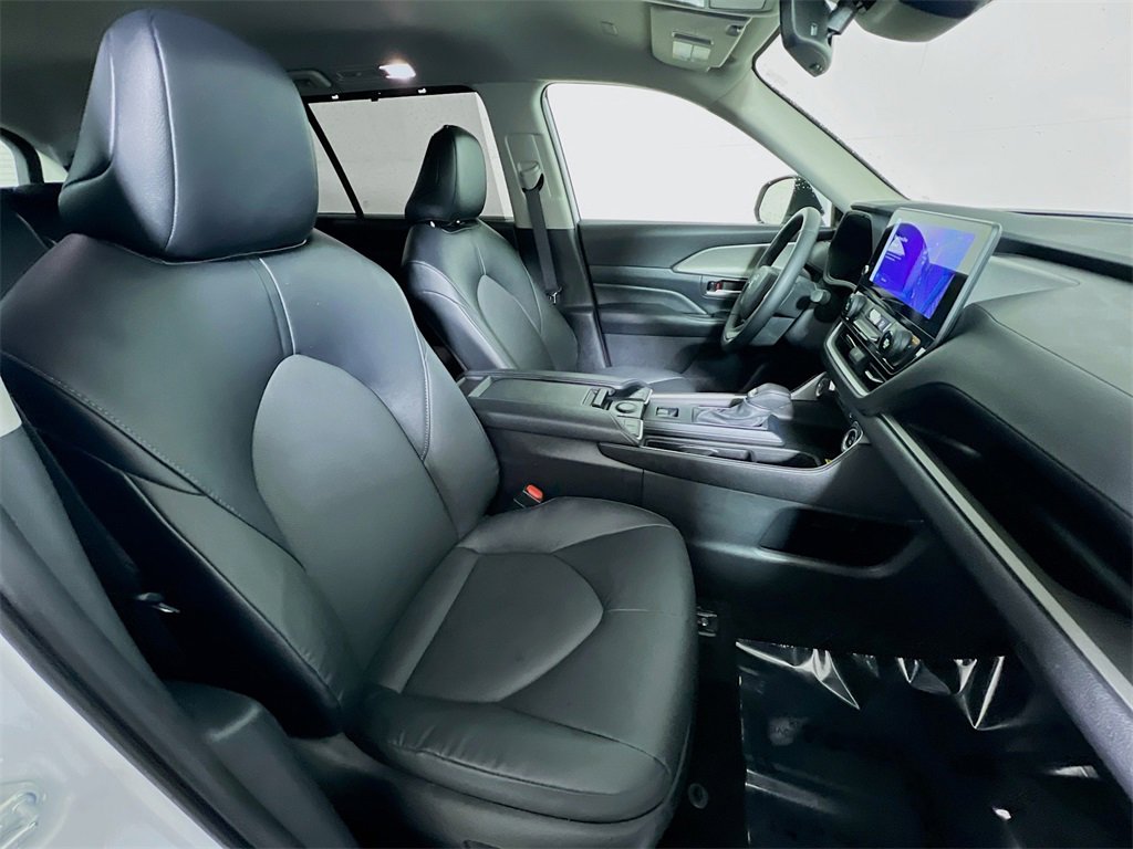 Certified 2025 Toyota Grand Highlander AWD image 26