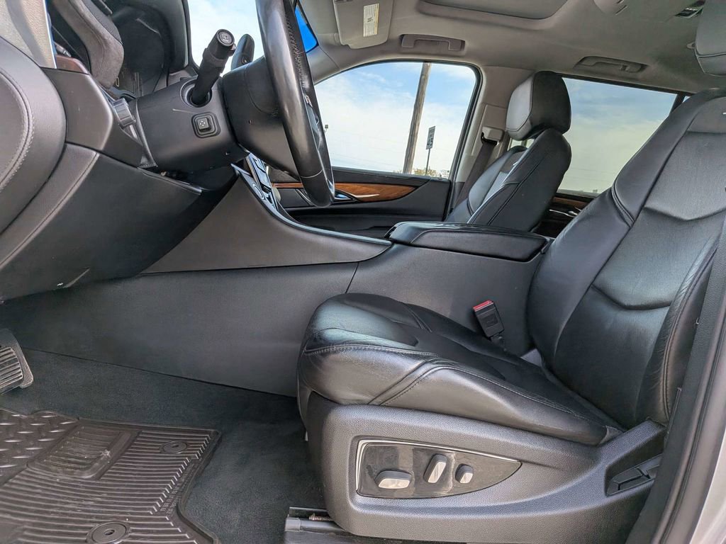 Used 2015 Cadillac Escalade ESV Luxury image 20