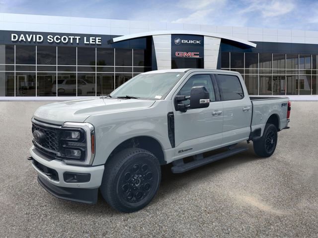 Used 2025 Ford F350 Lariat w/ Lariat Ultimate Package AWD/4WD image 2