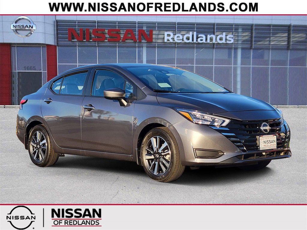 New 2025 Nissan Versa SV w/ Trunk Package