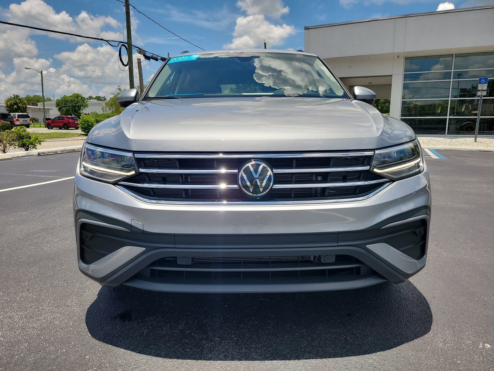 Used 2024 Volkswagen Tiguan S image 3