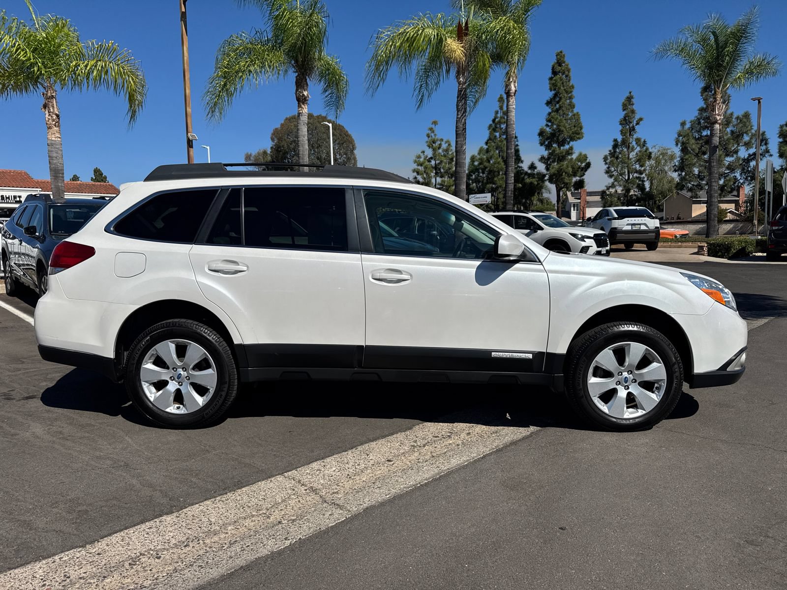 Used 2012 Subaru Outback 2.5i Limited AWD/4WD image 5